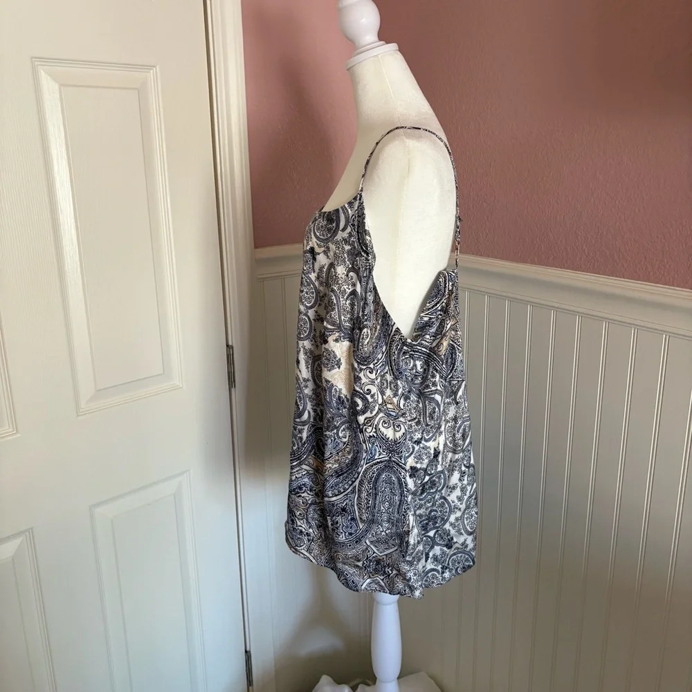 Lane Bryant Adjustable Viscose Blue and Cream Paisley Tank Top size 18 - Picture 4 of 8
